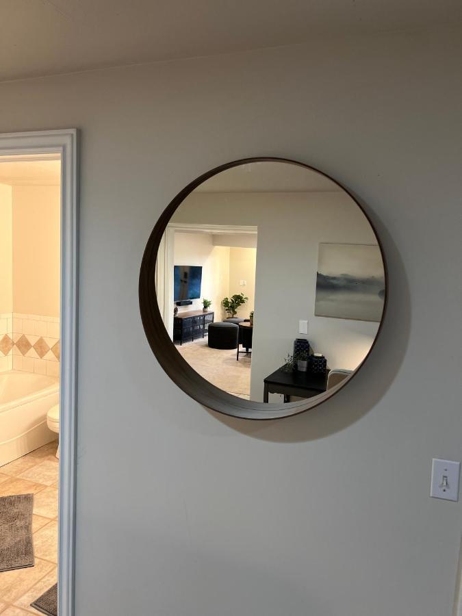 Above Ground Basement Apartment 2 Bedroom 1 B Retreat With Gorgeous View Draper Eksteriør billede